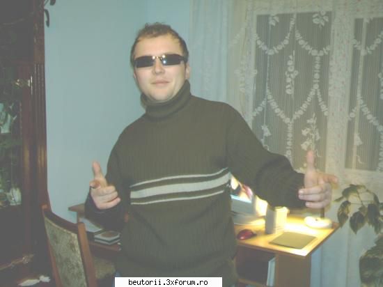 Ola mai fetelor! - Vorbiti si cu mine mai fetelor poate ne kuplam! - baieti