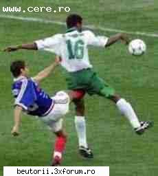 Poze din fotbal - inca una... accident pe teren!! frate, n-as vrea - totul despre fotball