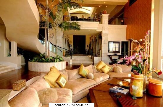 casa lui ronaldinho - cred k asta e livingu'!!! - totul despre fotball