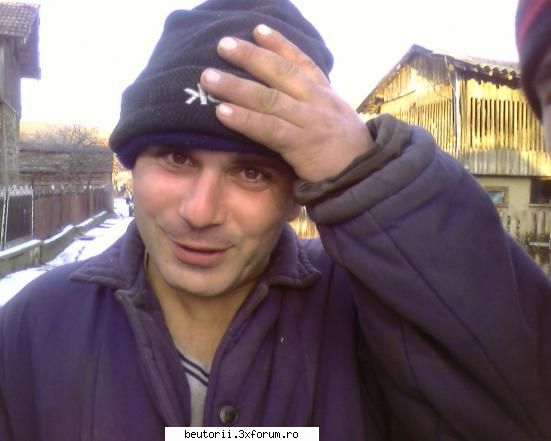 cine a iesit la agatat? - uite ca am si eu un var...cine il vrea? - baieti